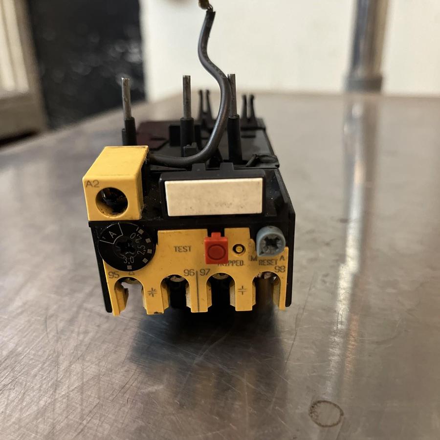 Used ALLEN BRADLEY,193-BSB-30,SER B OVERLOAD 2-3A
