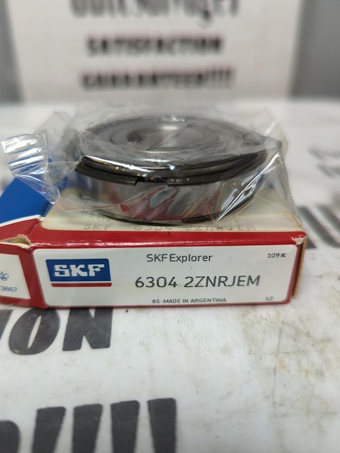 SKF,6304-2ZNRJEM,DEEP GROOVE BALL BEARING DOUBLE SHIELDED W/ SNAP RING NOS