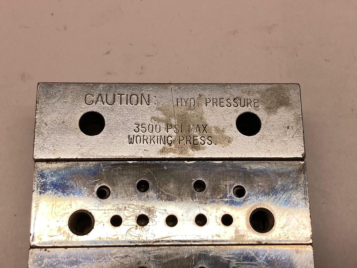 Used Graco,4312425,Divider Valve