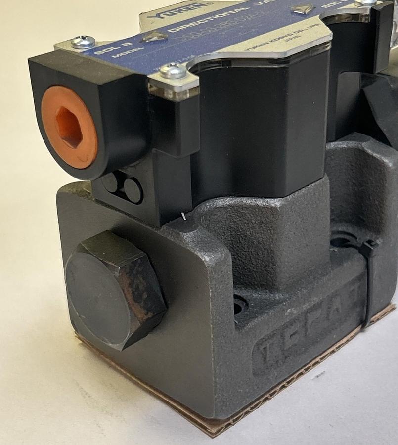 Used YUKEN,DSG-03-2B3-D24-50,HYDRAULIC DIRECTIONAL VALVE