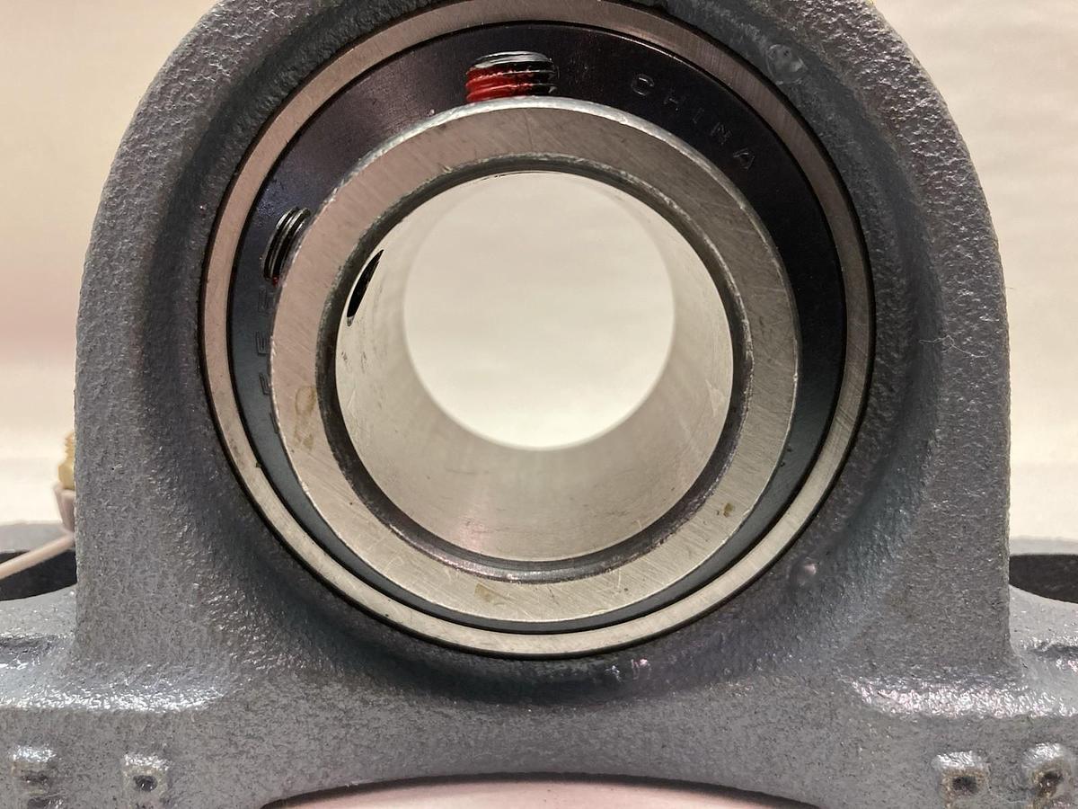 Used Peer,P207,Bearing Flange Block 1-1/2 INCH Bore