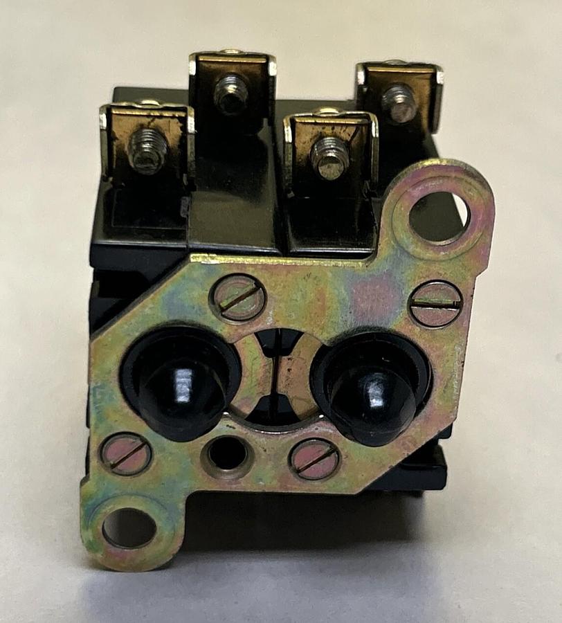 Used GENERAL ELECTRIC,CR2940U203,CONTACT BLOCKS NEW