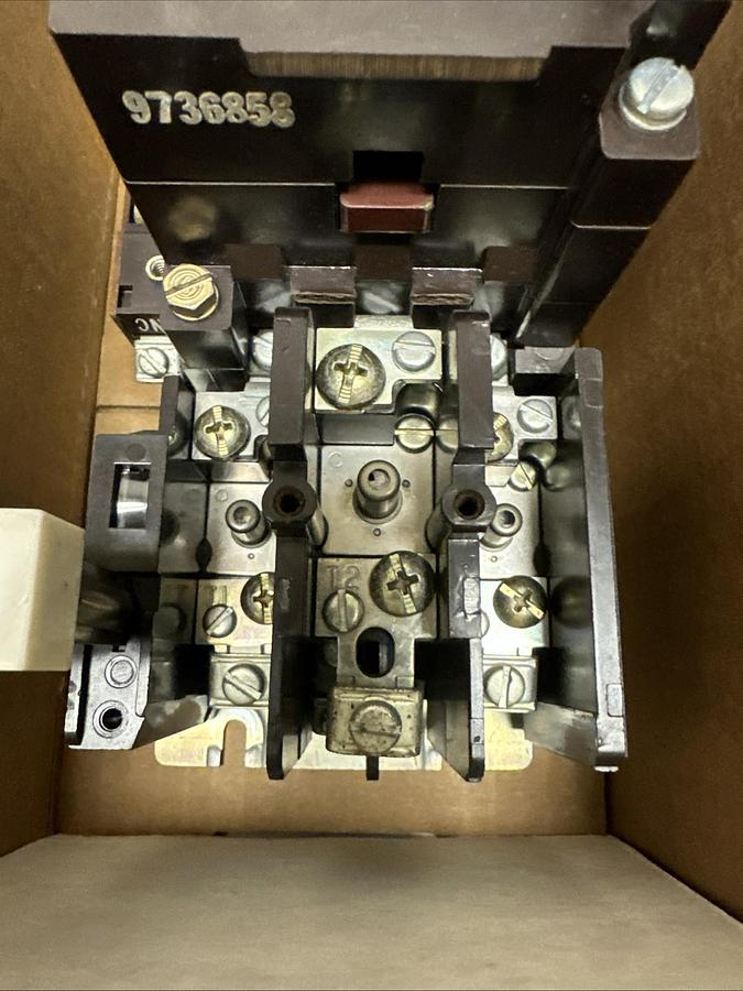 Used Cutler-Hammer,C10NBNS,Size 0 Motor Starter
