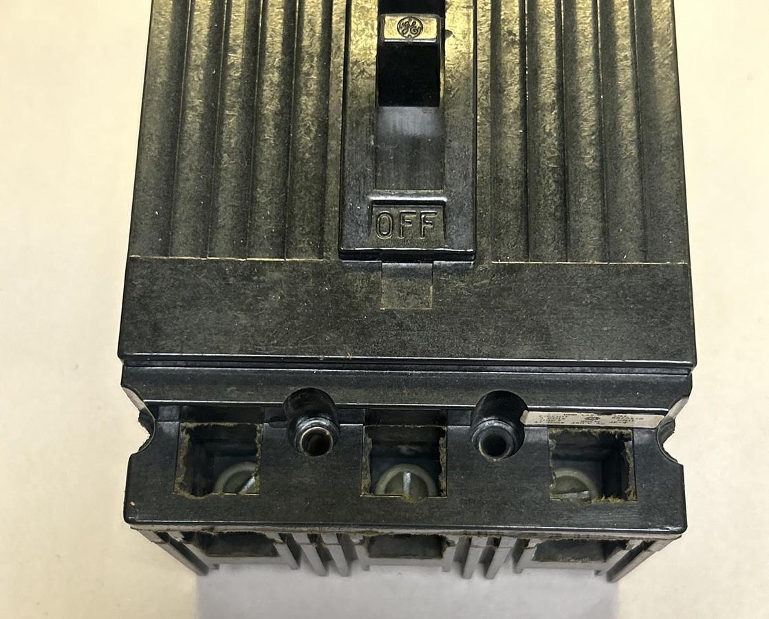 Used GENERAL ELECTRIC,TEF134015,CIRCUIT BREAKER 15A 480V 3P