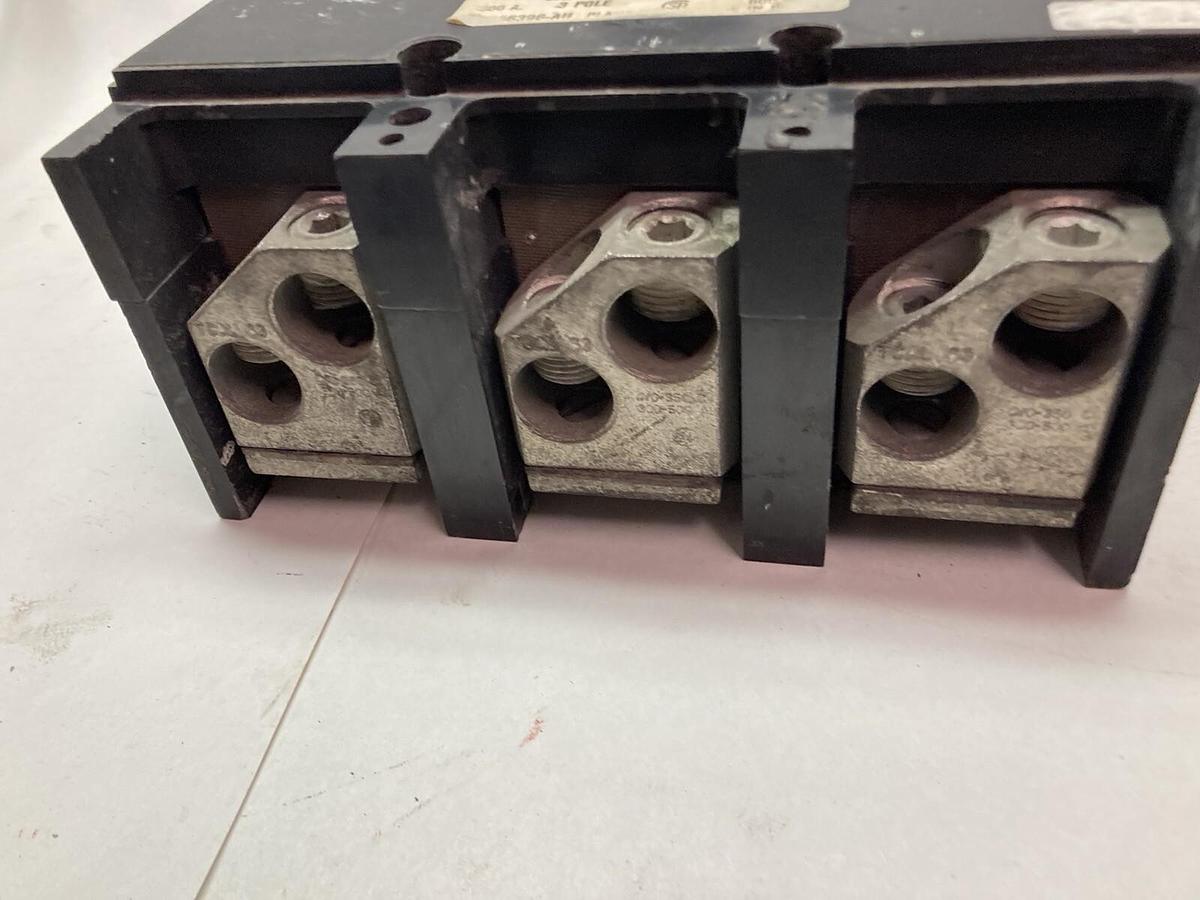 Used General Electric,TJK636Y600,3-Pole Circuit Breaker 600A 600VAC