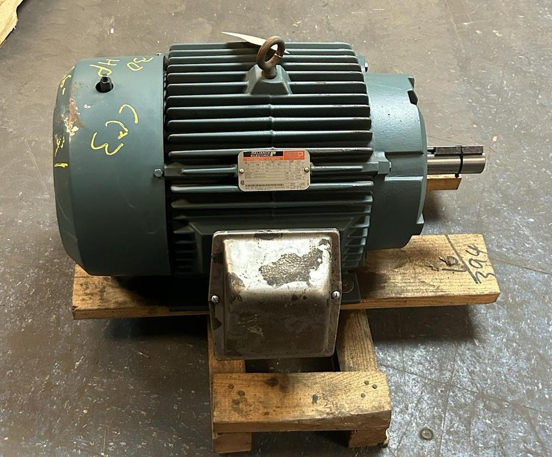 Used RELIANCE,P28G2325D,MOTOR 7.5HP / 30HP 460V 880RPM / 1760RPM 3PH 286T FRAME