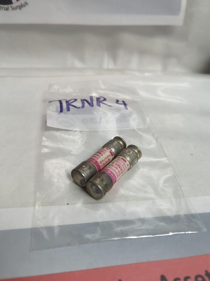 Used GOULD SHAWMUT,TRN-R4,TRI-ONIC 4 AMP FUSE LOT OF 2 PRE-OWNED