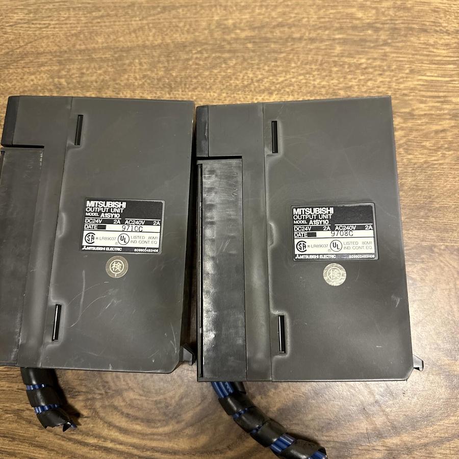 Used Mitsubishi,A1SY10,Output Unit DC24V 2A LOT OF 2