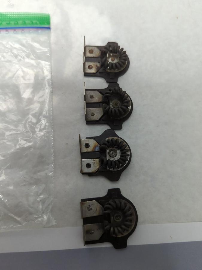 Used WESTINGHOUSE,BC-12,OVERLOAD THERMAL HEATER RELAY LOT OF 4 MISSING SCREWS USED