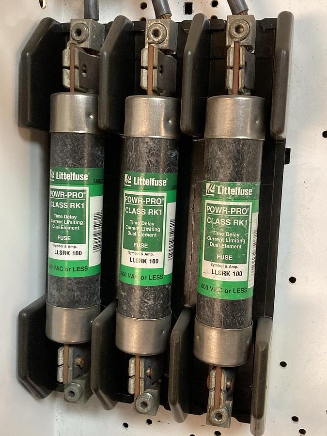 Used Cutler-Hammer,100A,24 INCH MCC Disconnect Feeder Bucket 480V 60Hz