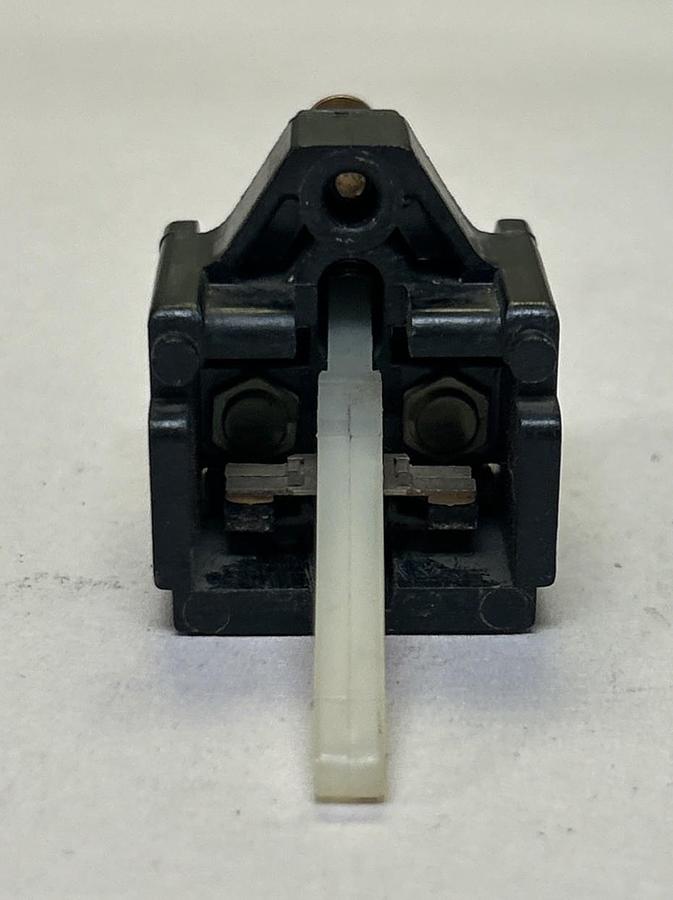 Used ALLEN BRADLEY,1495-G5,SERIES L AUXILIARY CONTACT