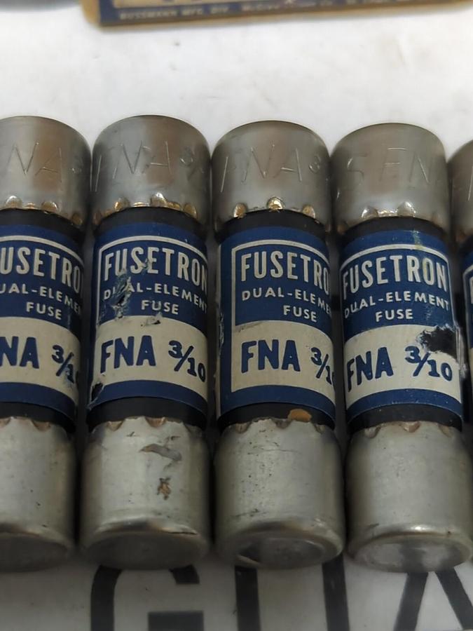 COOPER BUSSMANN,FNA-3/10,FUSETRON 3/10 AMP FUSES BOX OF 10 FUSES NOS
