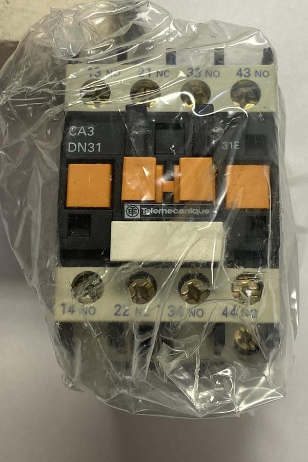 TELEMECANIQUE,CA3DN31UD,CONTROL RELAY NEW