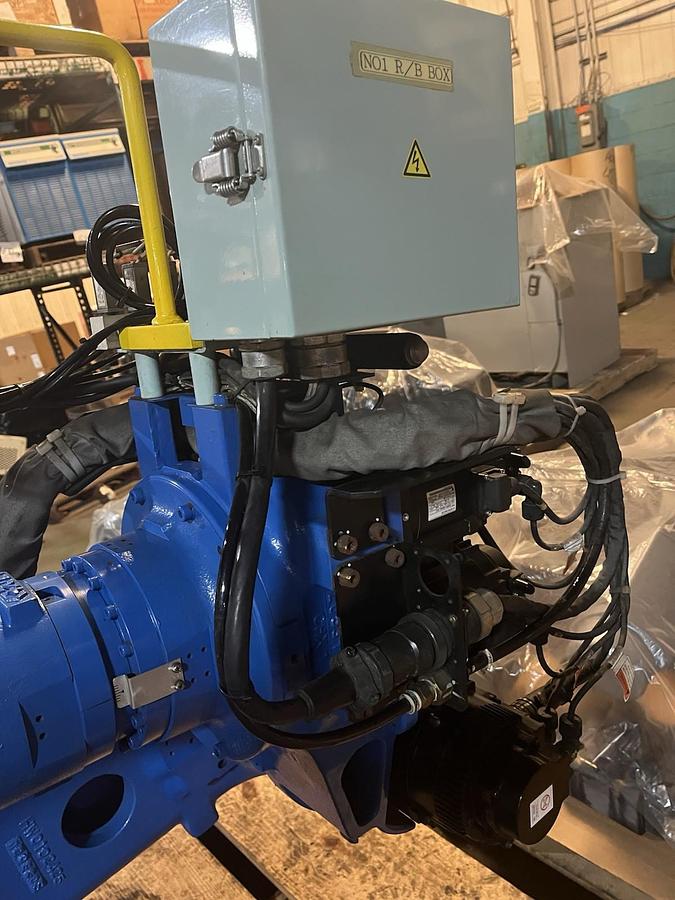 Used YASKAWA,MH80,MOTOMAN ROBOT WITH DX100 CONTROLLER