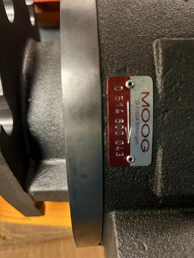 MOOG,0-514-600-043,RADIAL PISTON PUMP