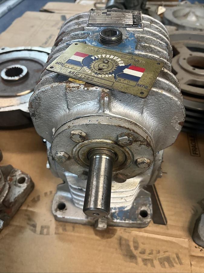 Used Cone Drive Gears,SH0-30-4,GEAR REDUCER RATIO 5:1 5.06HP 1750RPM