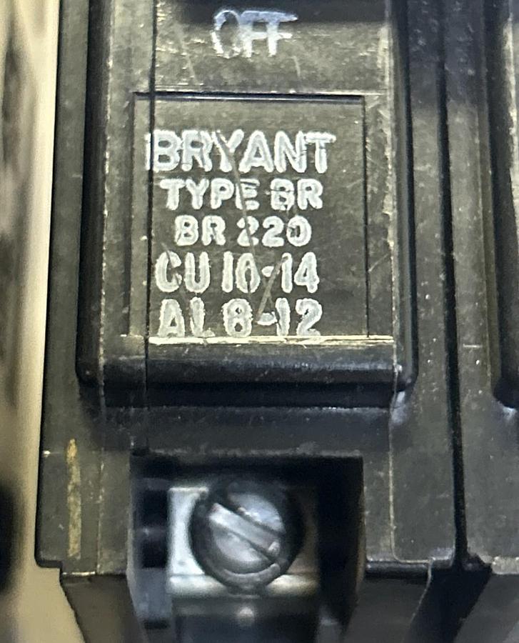 Used BRYANT,BR220,CIRCUIT BREAKER 20A 120/240V 2P LOT OF 4