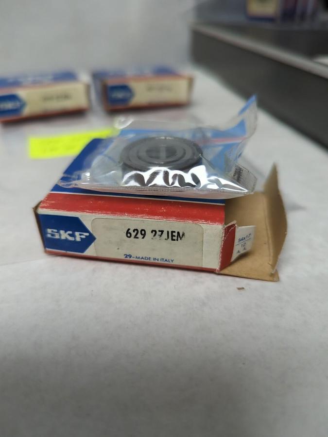SKF,629 2ZJEM,DOUBLE SHIELDED BALL BEARING 9MM ID 26MM OD 8MM W LOT OF 7 NOS