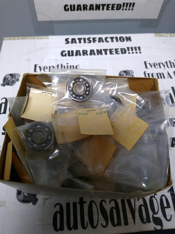 New Departure,3200 11085,Deep Groove Ball Bearing Lot of 32 NOS