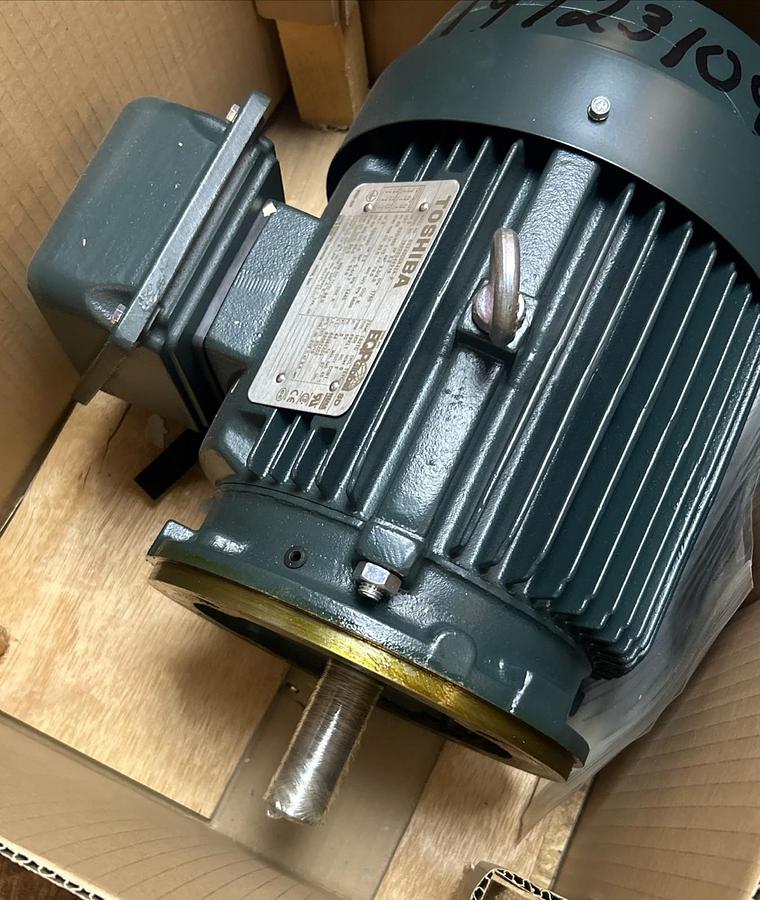 TOSHIBA,0034SDSR42A-P,MOTOR 3HP 1760RPM 230/460V 3PH 182TC FRAME NEW