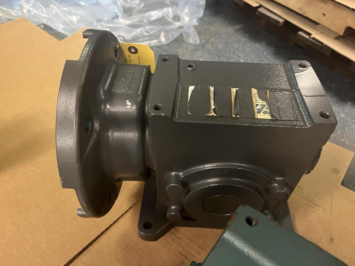 Used DODGE,26Q10L18,TIGEAR 2 GEAR SPEED REDUCER SIZE 26 RATIO 10 1576RPM 4.92 HP