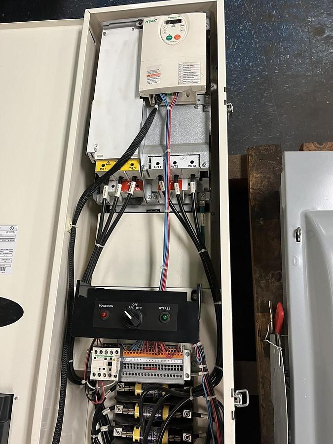 Used SQUARE D,ATV212 S-FLEX,DRIVE CONTROLLER 40 HP VFD CONVERTER ATV212HD30N4