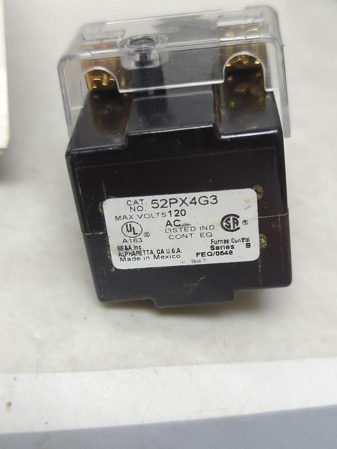SIEMENS,52PX4G3,PILOT LIGHT TRANSFORMER TYPE 120 V AC GREEN NOS