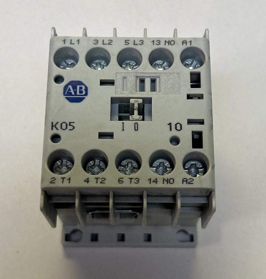 Used ALLEN BRADLEY,100-K0510,CONTACTOR 12A 600V