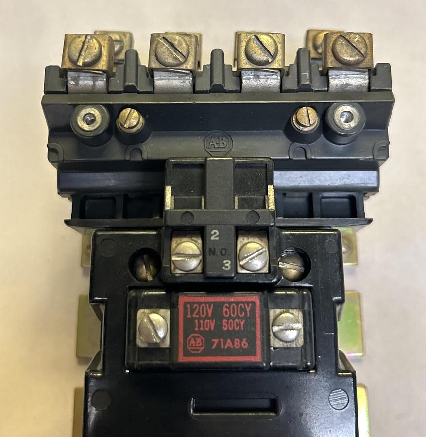 Used ALLEN BRADLEY,886255,CONTACTOR SIZE 1