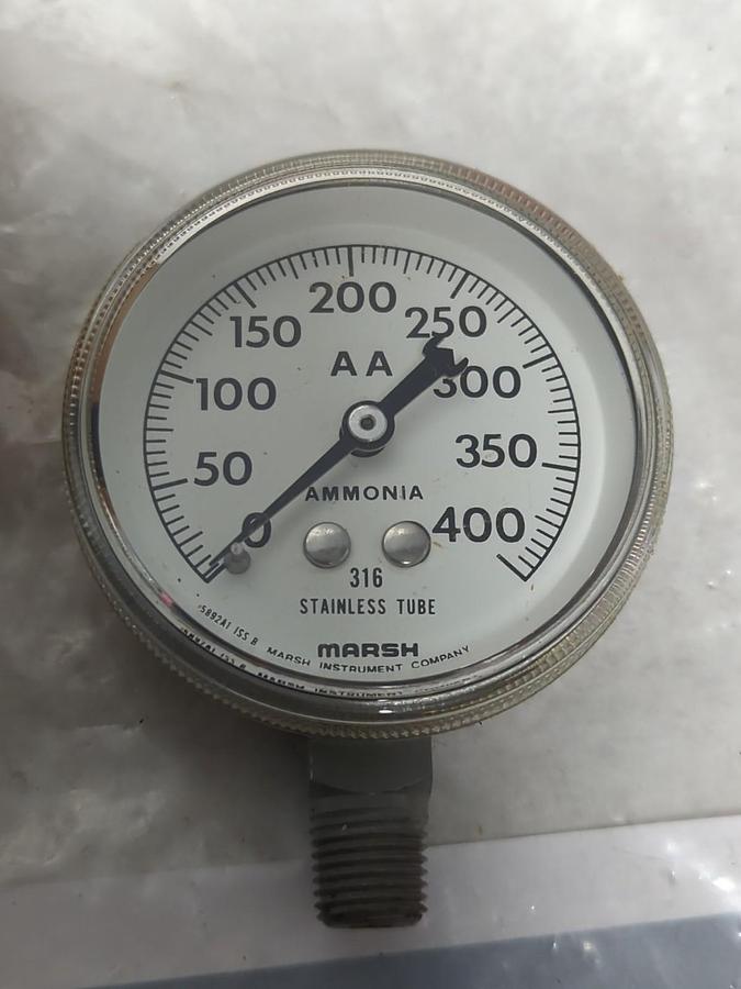 MARSH,W0164,GAUGE 2-1/2 IN FACE 1/4 IN BOTTOM CONNECTION NOS