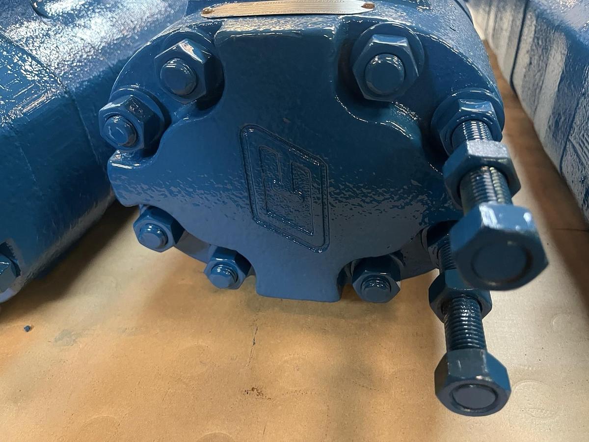 Used COMMERCIAL INTERTECH,D80432,HYDRAULIC VALVE FLOW DIVIDER