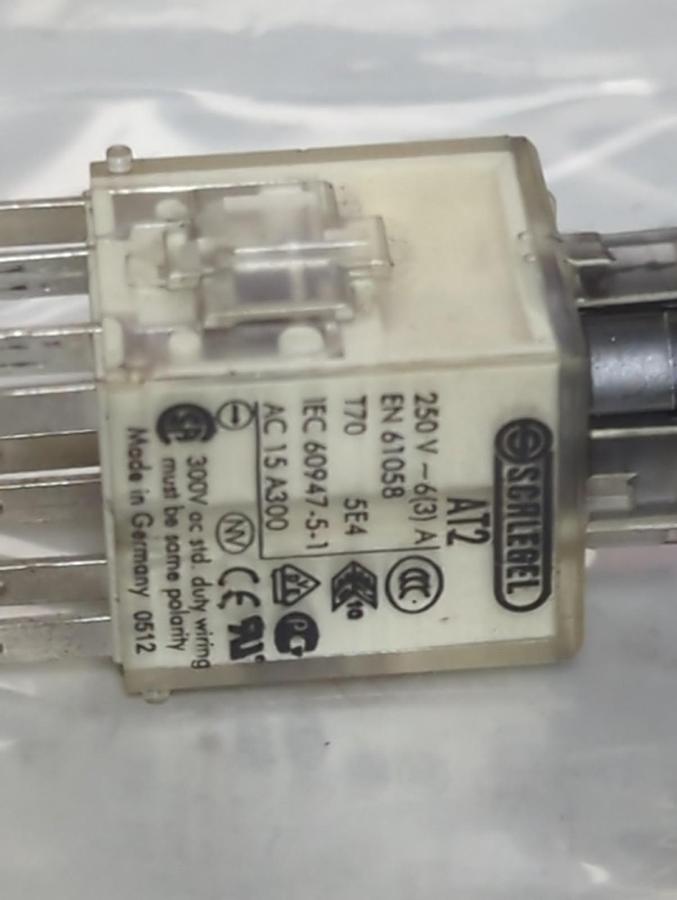 Used SCHLEBEL,AT2,SWITCH 250V-6(3)A EN 61058 PRE-OWNED
