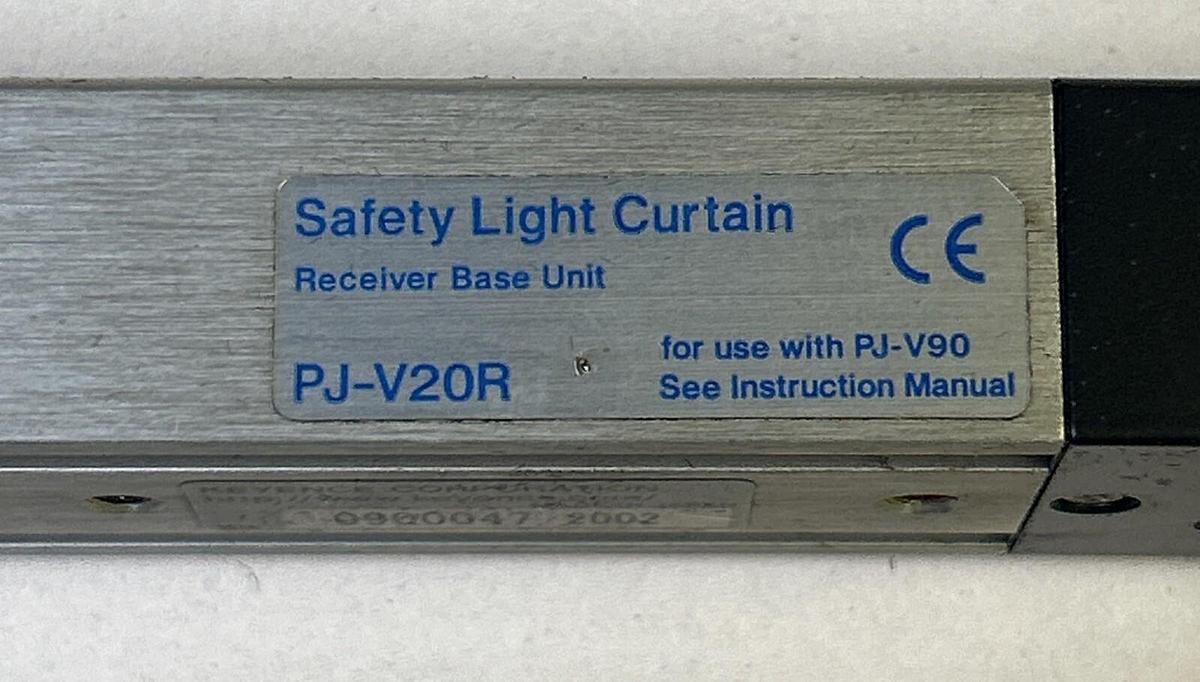 Used KEYENCE,PJ-V20R,LIGHT CURTAIN RECEIVER W/ PJ-V21R PJ-V22R EXTENSION UNITS