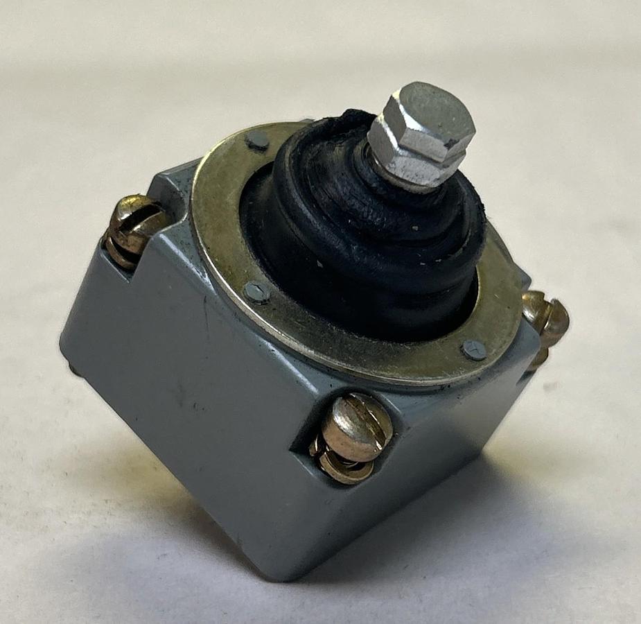 CUTLER-HAMMER,E50DT2,LIMIT SWITCH OPERATING HEAD NOS