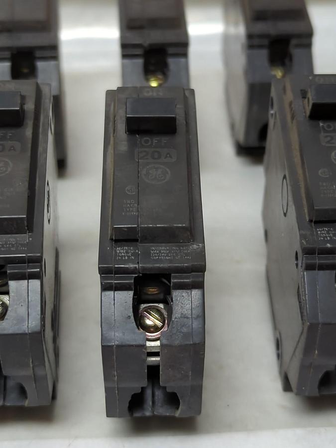 Used GENERAL ELECTRIC,THQL1120,CIRCUIT BREAKER 20 AMP 1-POLE LOT OF 14 PRE-OWNED