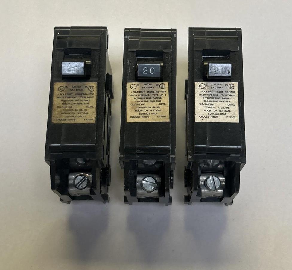 Used CROUSE-HINDS,MP120,CIRCUIT BREAKER 20A 120/240V 1P LOT OF 3
