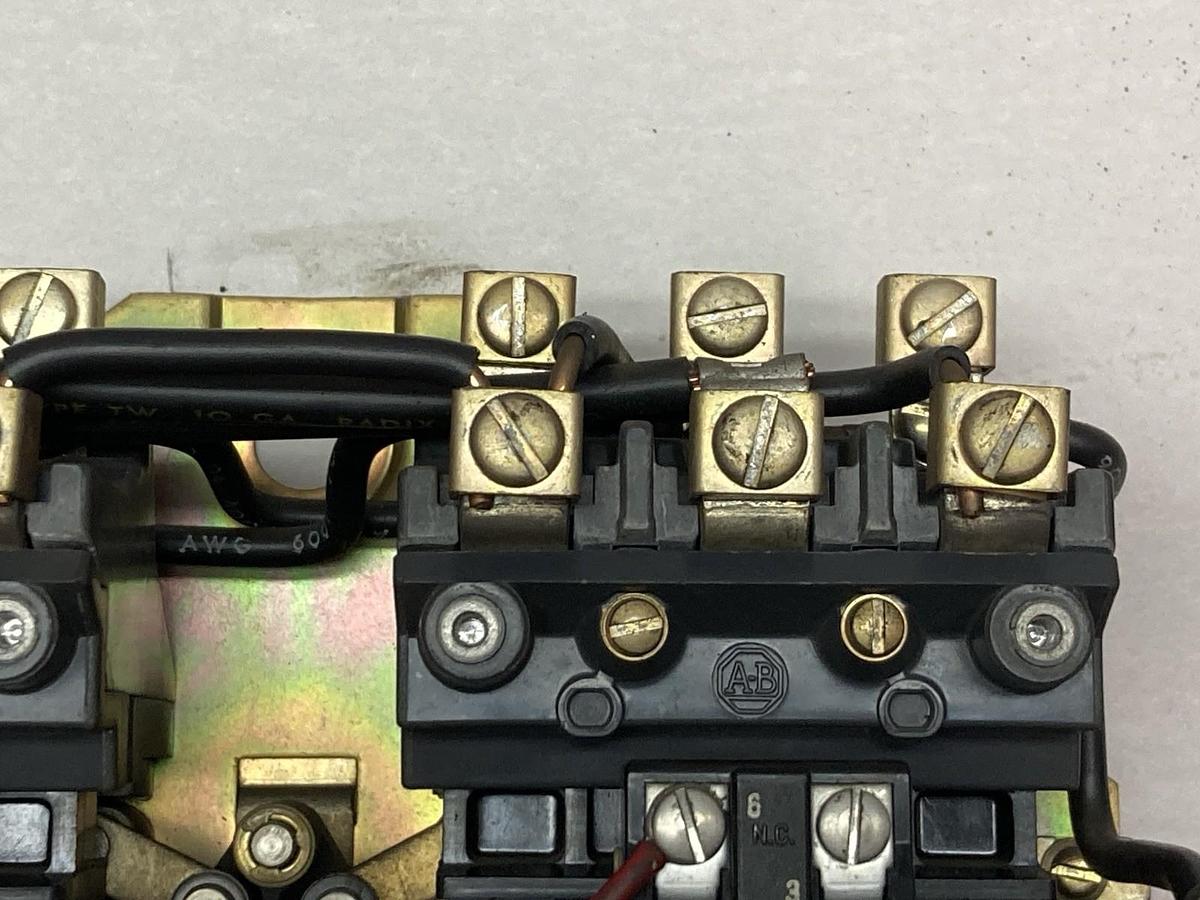 Used Allen Bradley,705-B0D,Contactor Ser K Size 1 110V