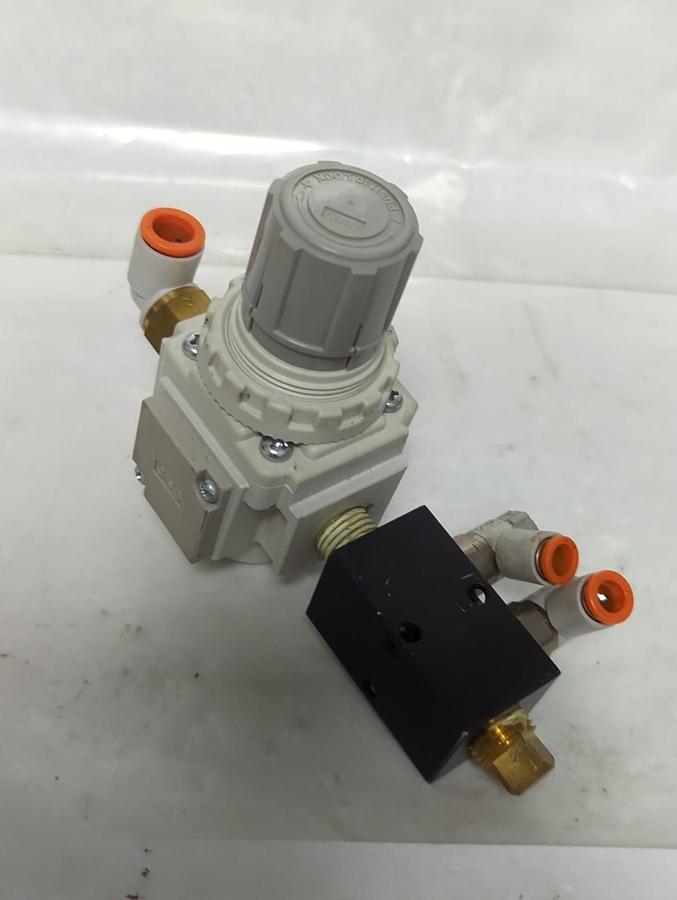 Used SMC,AR25-NO2E-Z-B,AIR PRESSURE REGULATOR ASSEMBLY PRE-OWNED