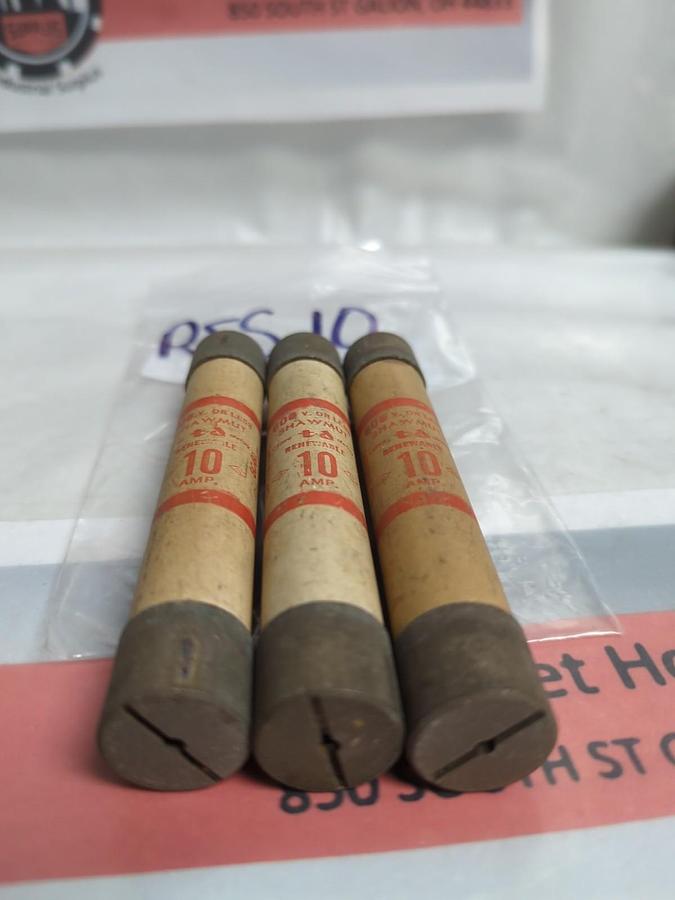 GOULD SHAWMUT,RFS10,RENEWABLE 10 AMP FUSE LOT OF 3 PRE-OWNED