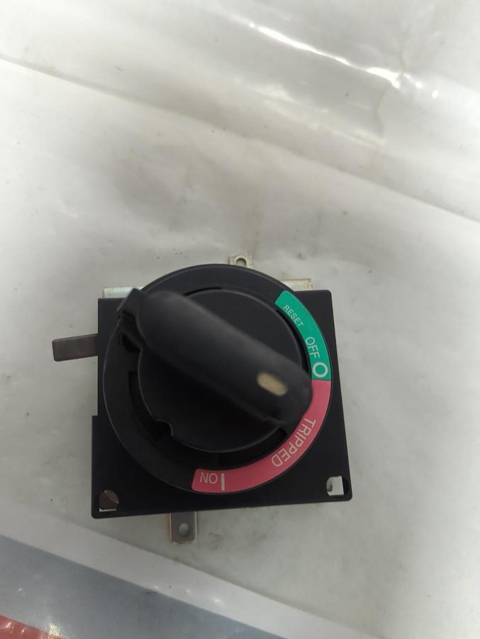 Used MITSUBISHI,F1SWU,CIRCUIT BREAKER EXTERNAL HANDLE/SWITCH PRE-OWNED