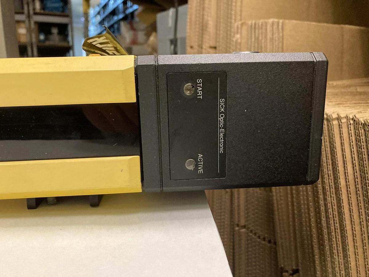 Sick,AGSS 600-1111,590mm Light Curtain 50/60Hz