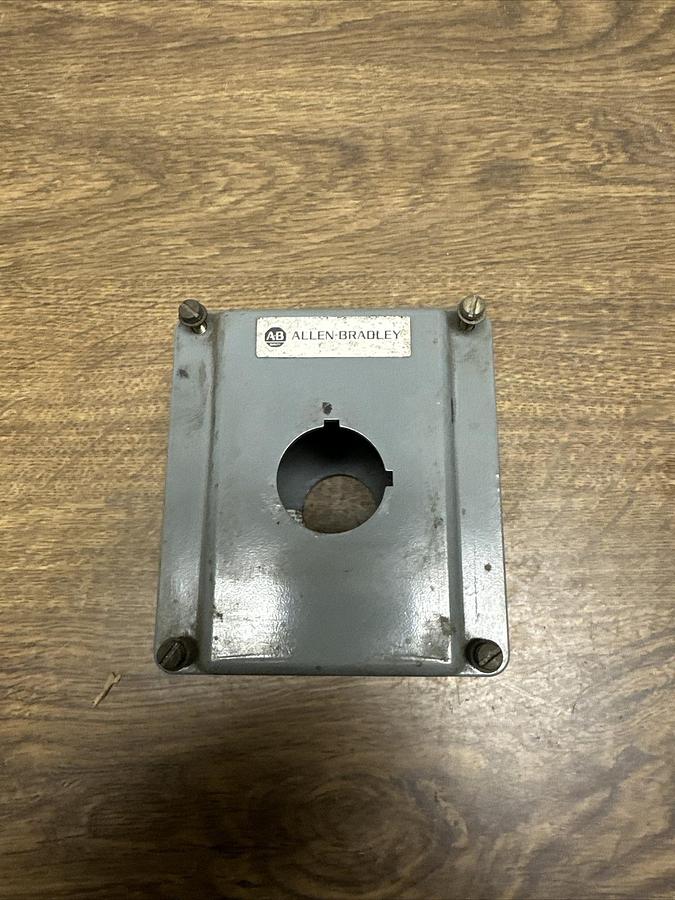 Used Allen Bradley,800T-1T2,Single Push Button Enclosure