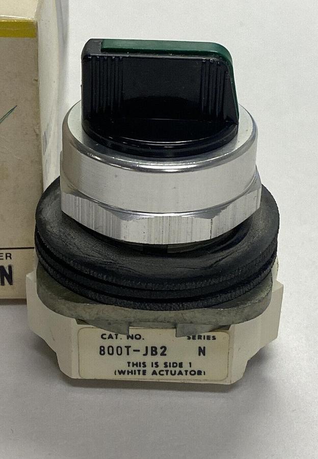 Used ALLEN BRADLEY,800T-JB2,SER N OPERATOR SWITCH NEW