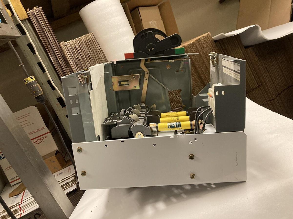 Used Allen Bradley,2100 2192F,30 Amp 12 INCH Fused MCC Disconnect Feeder Bucket