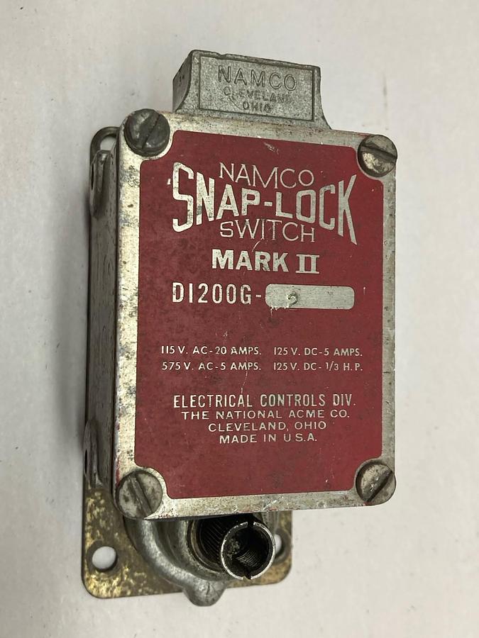 Used Namco,DI200G-2,Snap-Lock Mark II Switch 115Vac 125Vdc