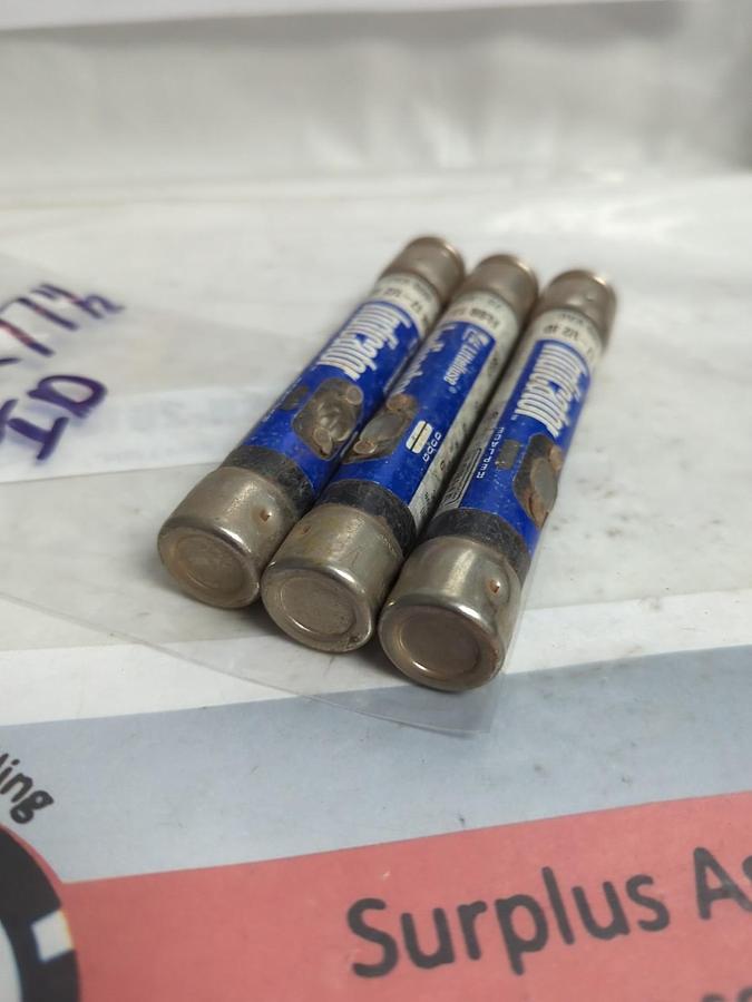 Used LITTELFUSE,FLSR17-1/2ID,INDICATOR 17-1/2 AMP FUSE LOT OF 3 PRE-OWNED