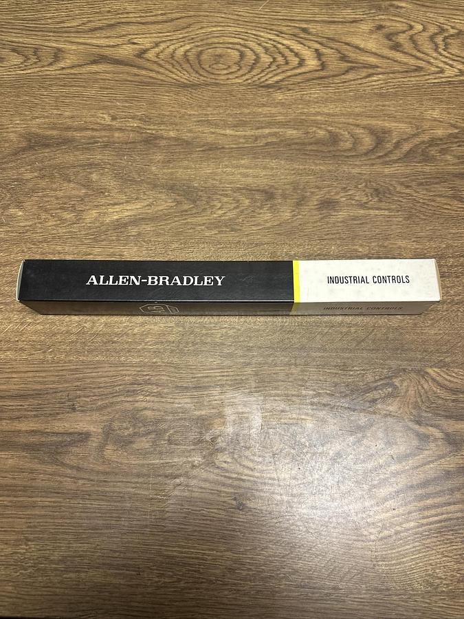 Used Allen Bradley,837-N7,Brass Armored Capillary 8 1/2" Bulb