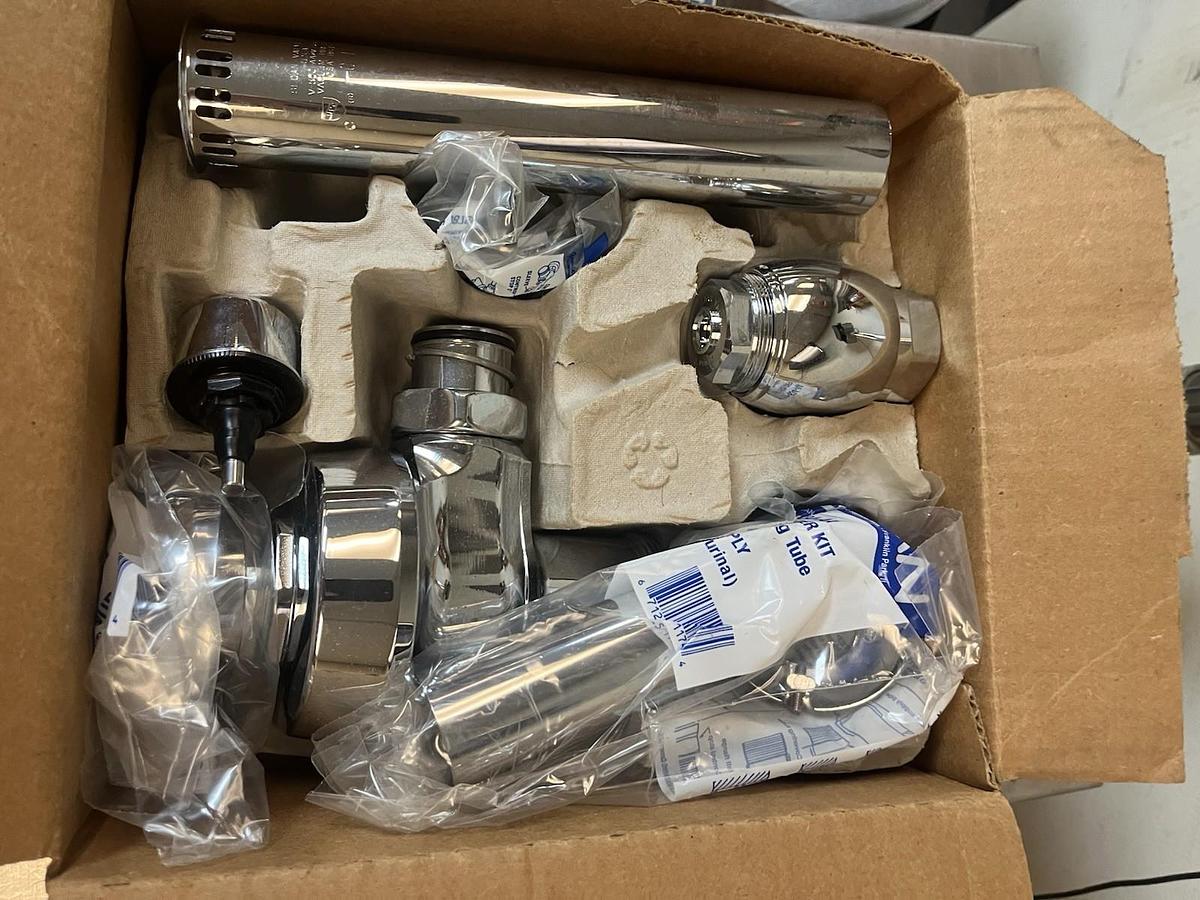 Used SLOAN ROYAL,111-1.28,FLUSHOMETER DUAL FILTERED BYPASS DIAPHRAGM 1.28GPF