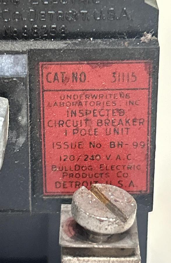 Used BULLDOG ELECTRIC,31115,PUSHMATIC CIRCUIT BREAKER 15A120/240V 1P LOT OF 3