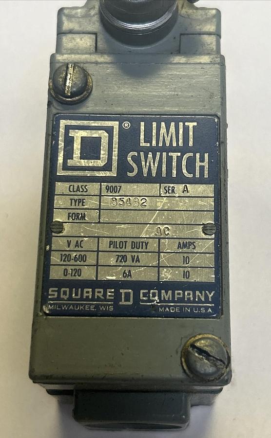 Used SQUARE D,9007B54B2,LIMIT SWITCH